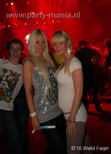 100522_040_los_partymania