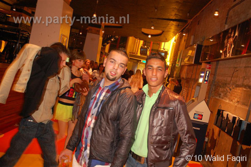 100522_046_los_partymania