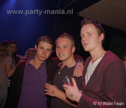 100522_055_los_partymania