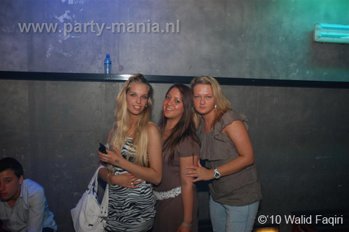 100522_056_los_partymania