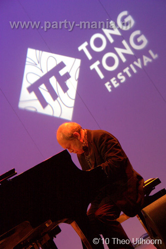 100522_046_tong_tong_fair_partymania