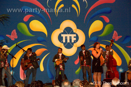100522_098_tong_tong_fair_partymania