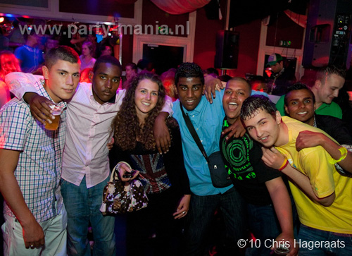 100601_014_graduation_day_partymania