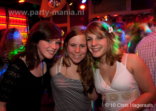 100601_015_graduation_day_partymania