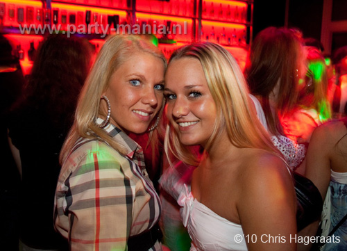 100601_021_graduation_day_partymania