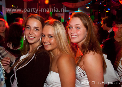 100601_024_graduation_day_partymania