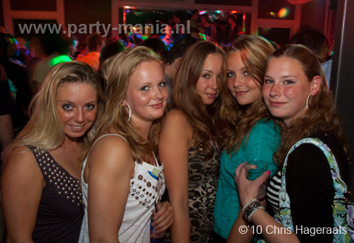 100601_025_graduation_day_partymania