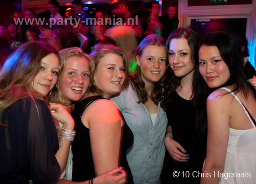 100601_031_graduation_day_partymania