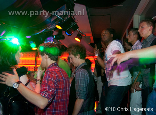 100601_035_graduation_day_partymania