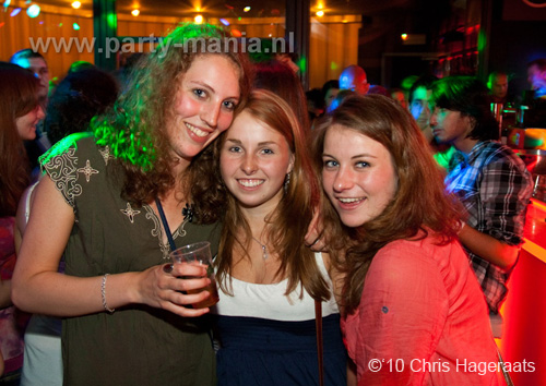 100601_051_graduation_day_partymania