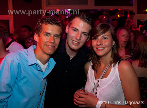 100601_054_graduation_day_partymania