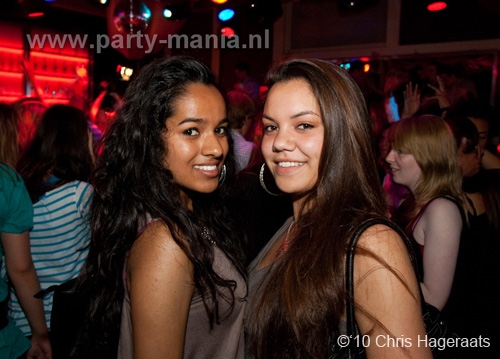 100601_065_graduation_day_partymania