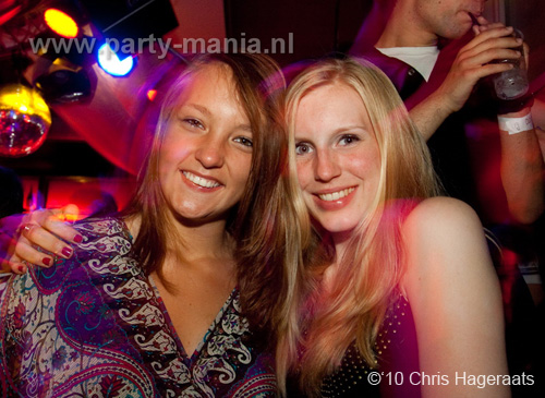 100601_074_graduation_day_partymania