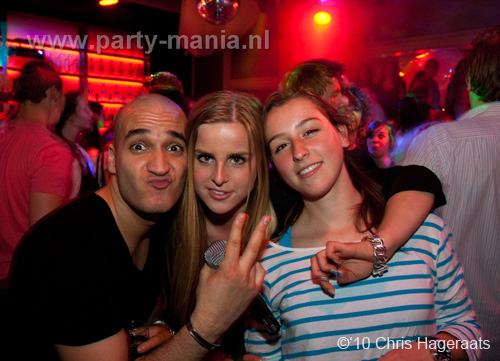 100601_086_graduation_day_partymania