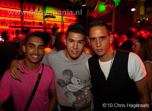 100605_113_punk_partymania