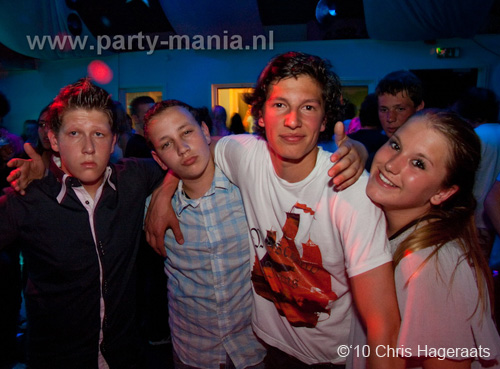 100605_132_punk_partymania