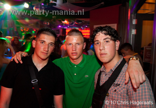 100605_151_punk_partymania