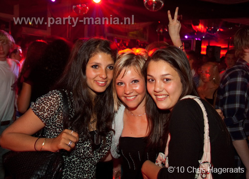 100605_153_punk_partymania