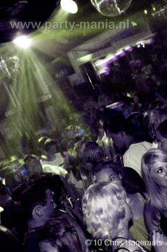 100605_162_punk_partymania