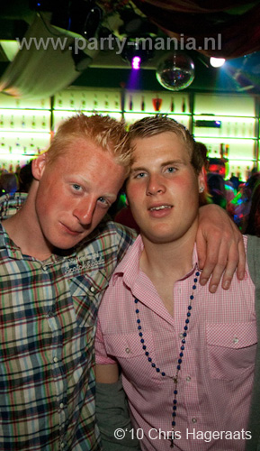 100605_172_punk_partymania