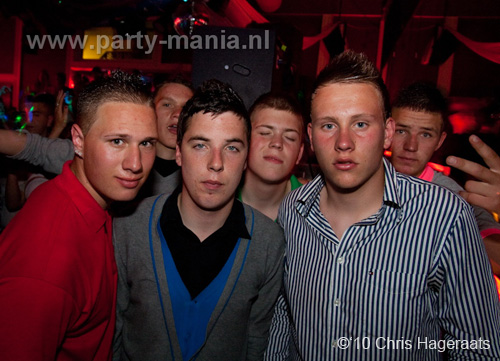 100605_178_punk_partymania