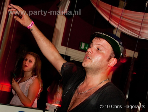 100605_180_punk_partymania