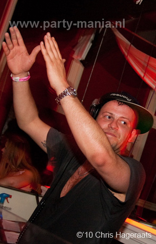 100605_183_punk_partymania