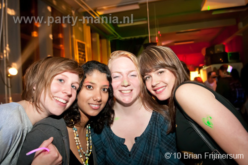 100611_010_small_festival_partymania