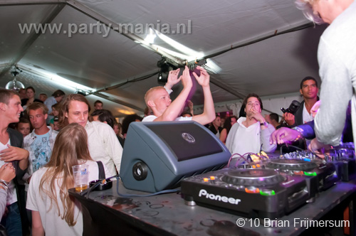 100612_085_boomerang_beach_partymania