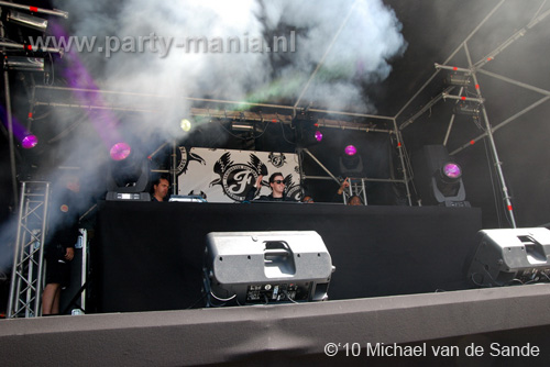 100612_028_franchise_outdoor_partymania