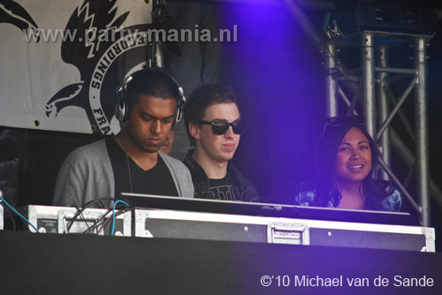 100612_043_franchise_outdoor_partymania