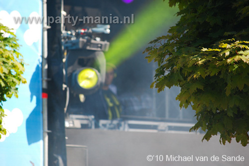 100612_108_franchise_outdoor_partymania
