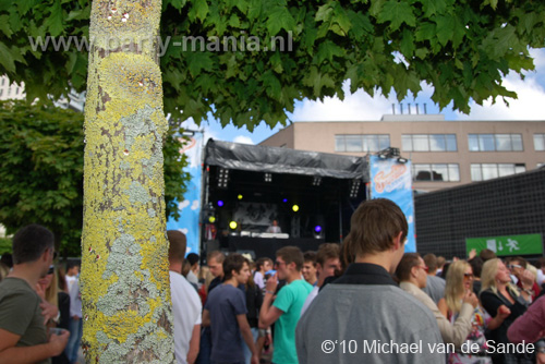 100612_139_franchise_outdoor_partymania