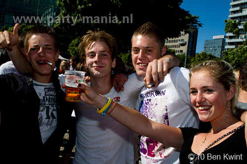 100612_114_franchise_outdoor_partymania