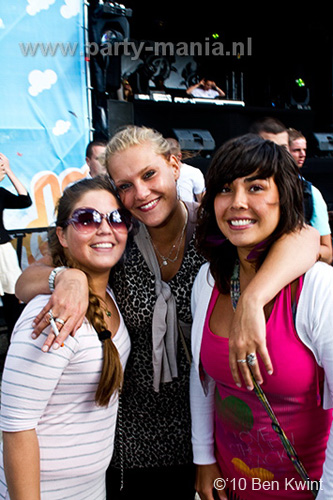 100612_160_franchise_outdoor_partymania