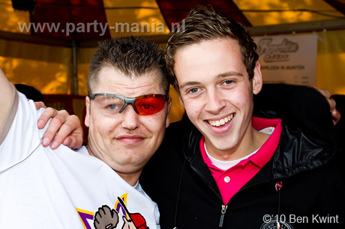 100612_178_franchise_outdoor_partymania