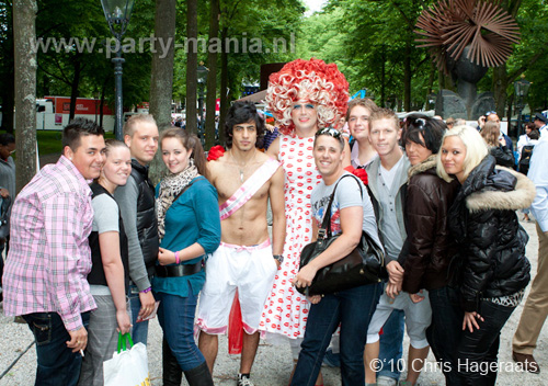 100612_038_the_hague_pride_partymania