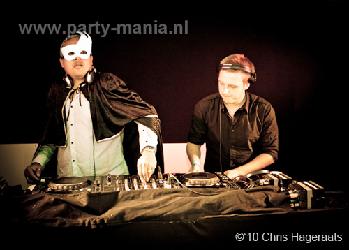 100612_044_the_hague_pride_partymania