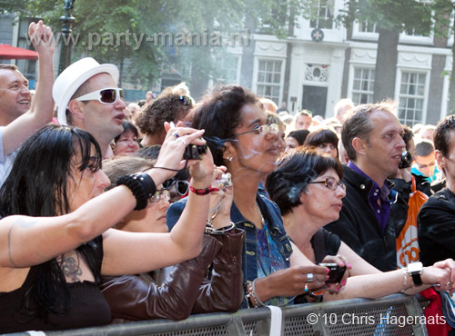 100612_068_the_hague_pride_partymania
