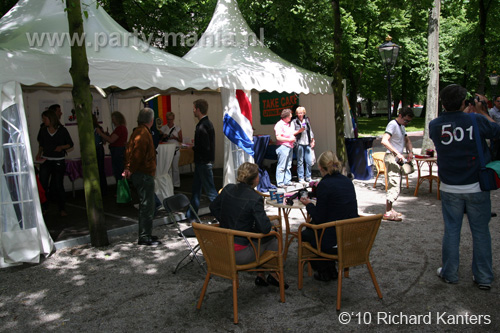 100612_010_the_hague_pride_partymania