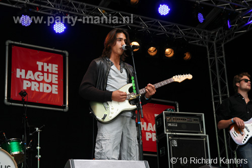 100612_019_the_hague_pride_partymania