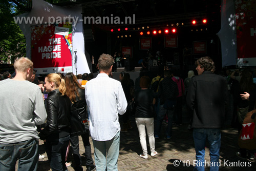 100612_033_the_hague_pride_partymania