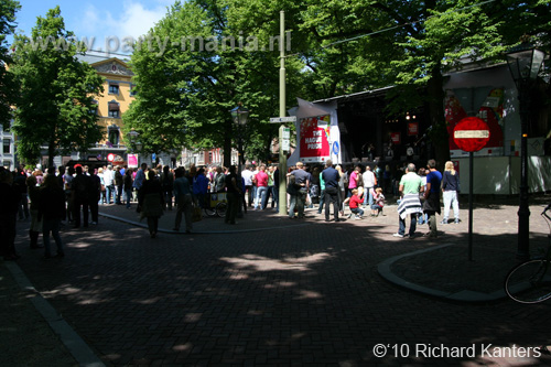 100612_038_the_hague_pride_partymania