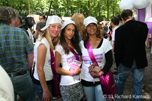 100612_051_the_hague_pride_partymania