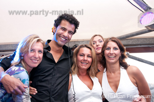 100725_001_wij_partymania