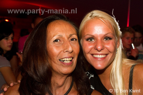 100814_000_glamorous_partymania