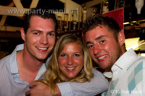 100814_089_glamorous_partymania