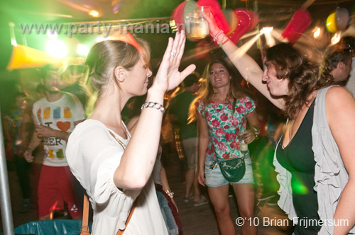 100814_011_klup_tropicana_partymania