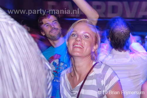 100910_023_90s_now_partymania