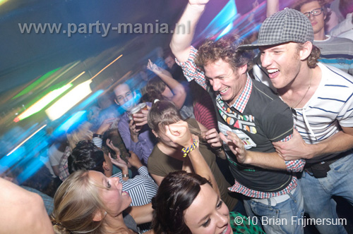 100910_036_90s_now_partymania